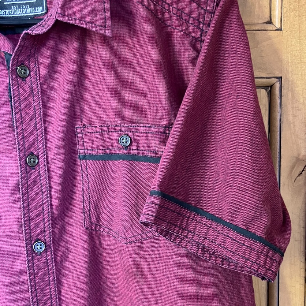 Short-Sleeve Men's Button-Up Shirt in Burgundy Check - Picture 4 of 10